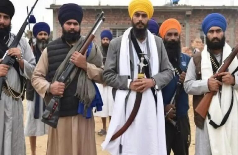 अमृतपाल के साथी पप्पलप्रीत सिंह को पंजाब पुलिस ने होशियारपुर से किया गिरफ्तार ।