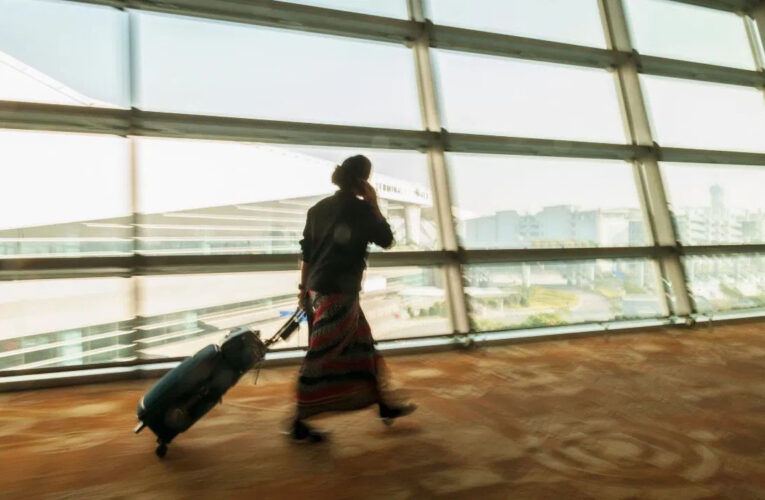 दिल्ली एयरपोर्ट से ये फ्लाइट्स हुईं रद्द, अब मिलेगा रिफंड या होगी अल्टरनेट फ्लाइट?