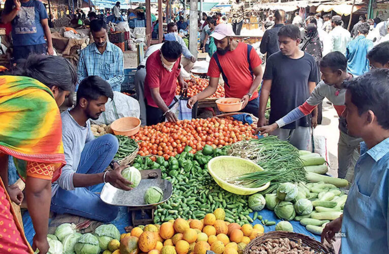 महंगाई के मोर्चे पर सरकार को बड़ी राहत, फल-सब्जी के दाम अभी भी ज्यादा